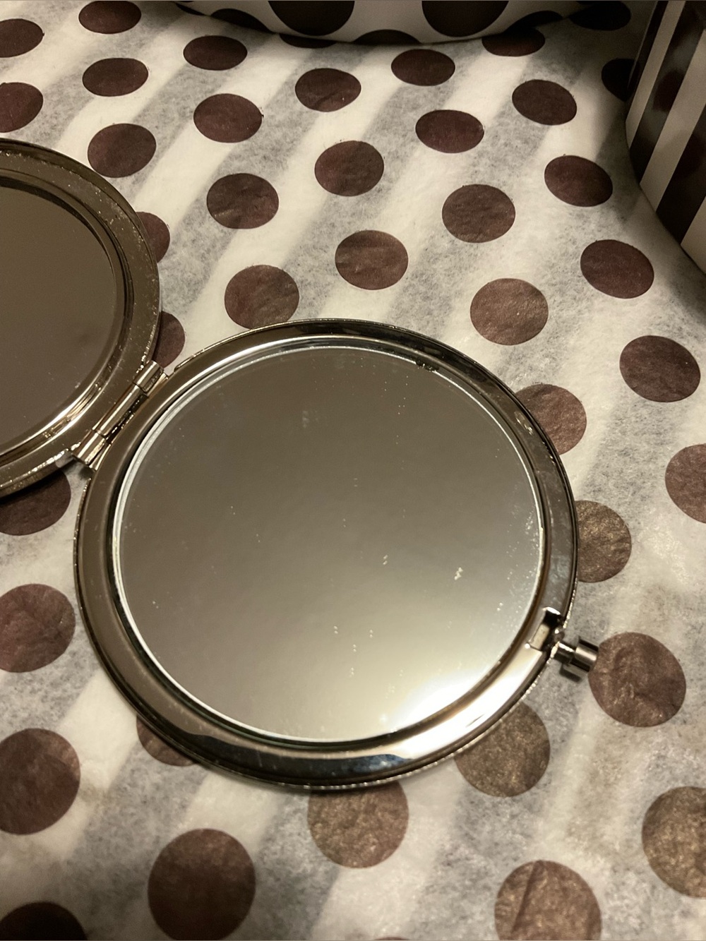 Well Loved Henri Bendel Compact Mirror - PLEASE READ - Picture 8 of 12